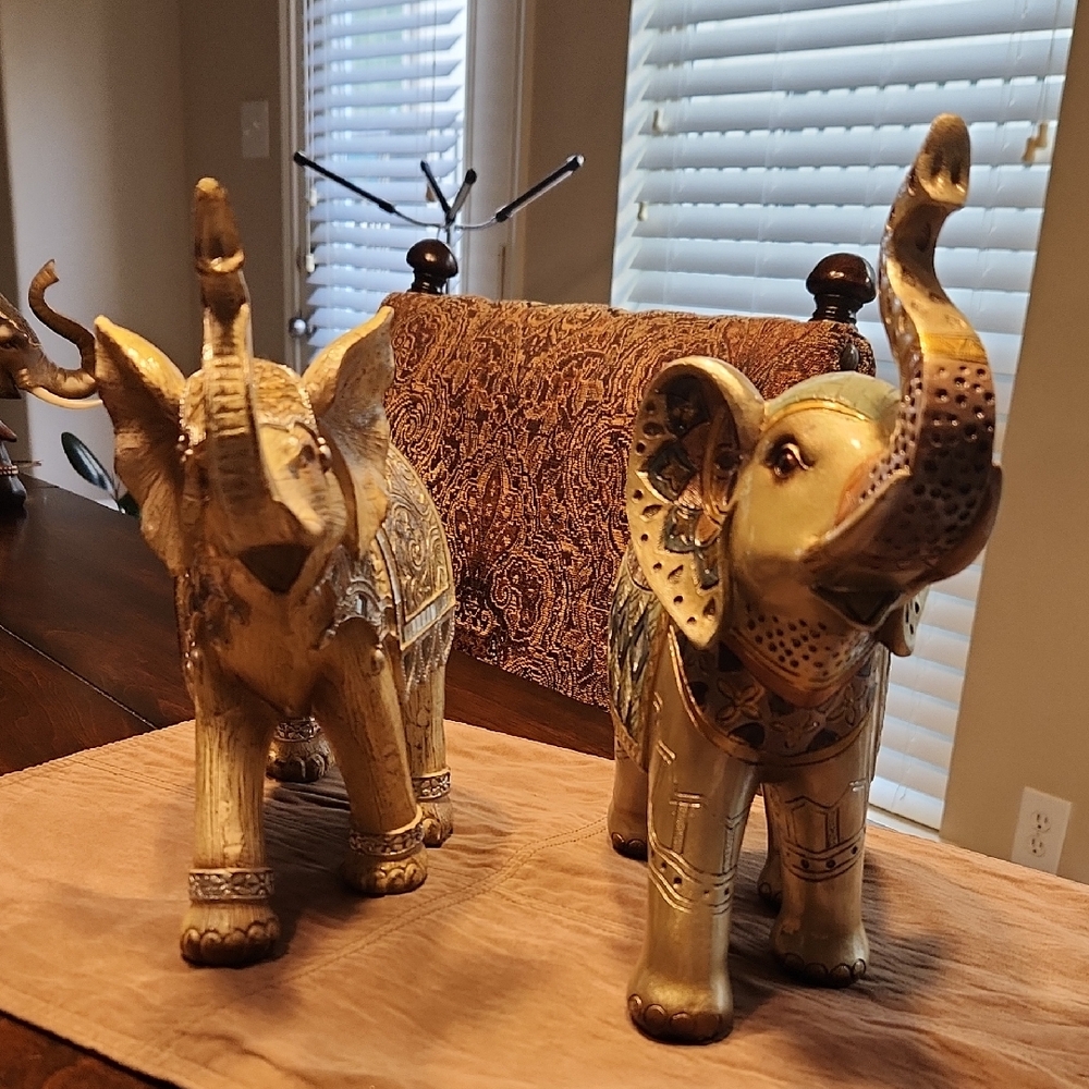 2 Gold Decorative Elephant Figurine Pair